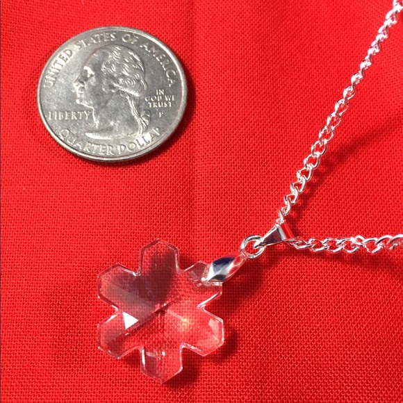Swarovski Austrian Crystal Snowflake necklace - Picture 3 of 4